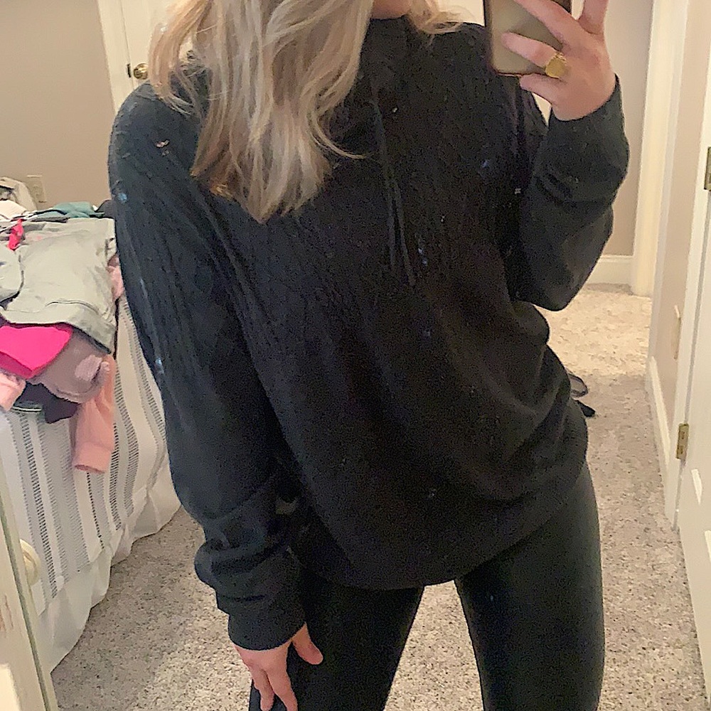 COZY BLACK / CHARCOAL SWEATER MID LENGTH